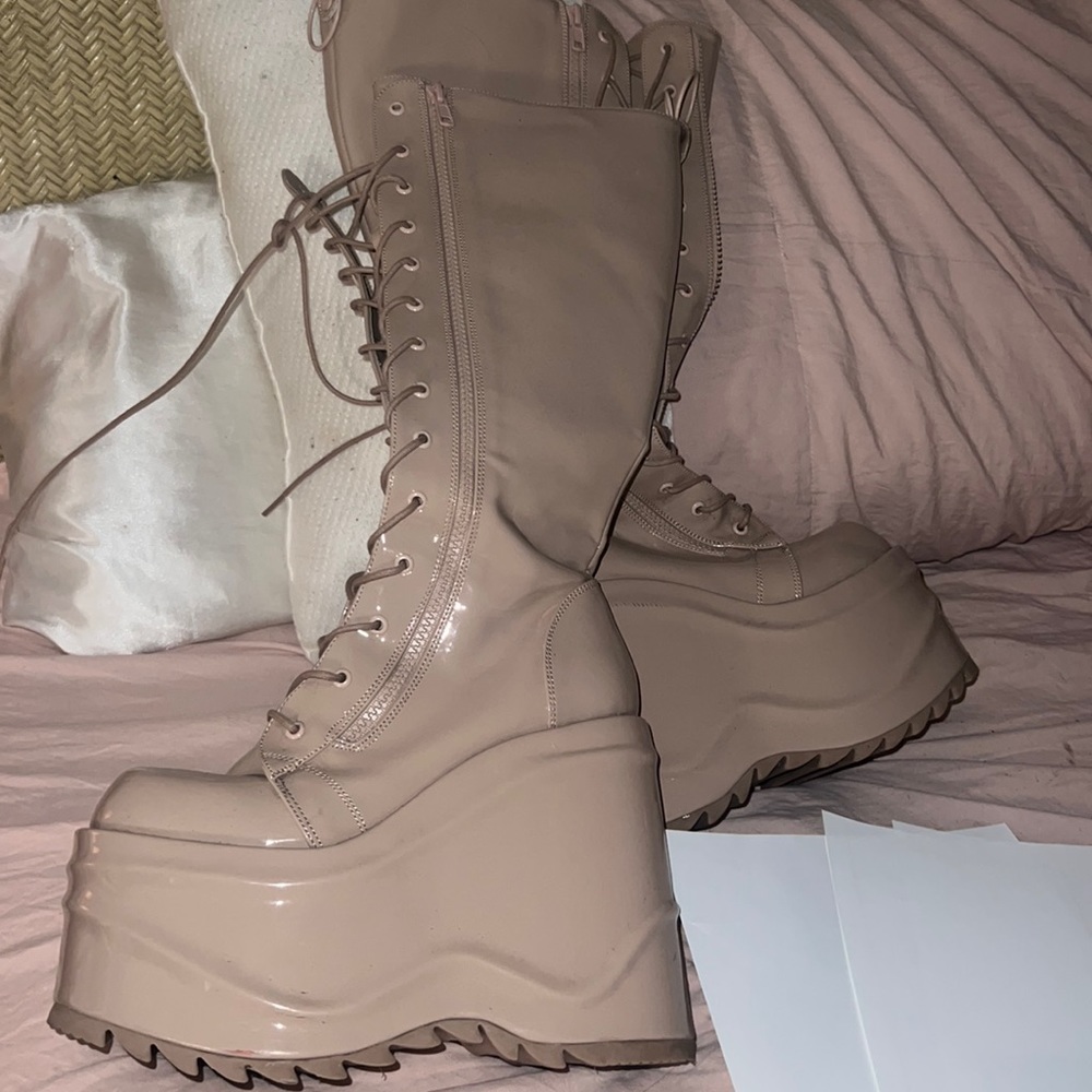 Demonia Baby pink
